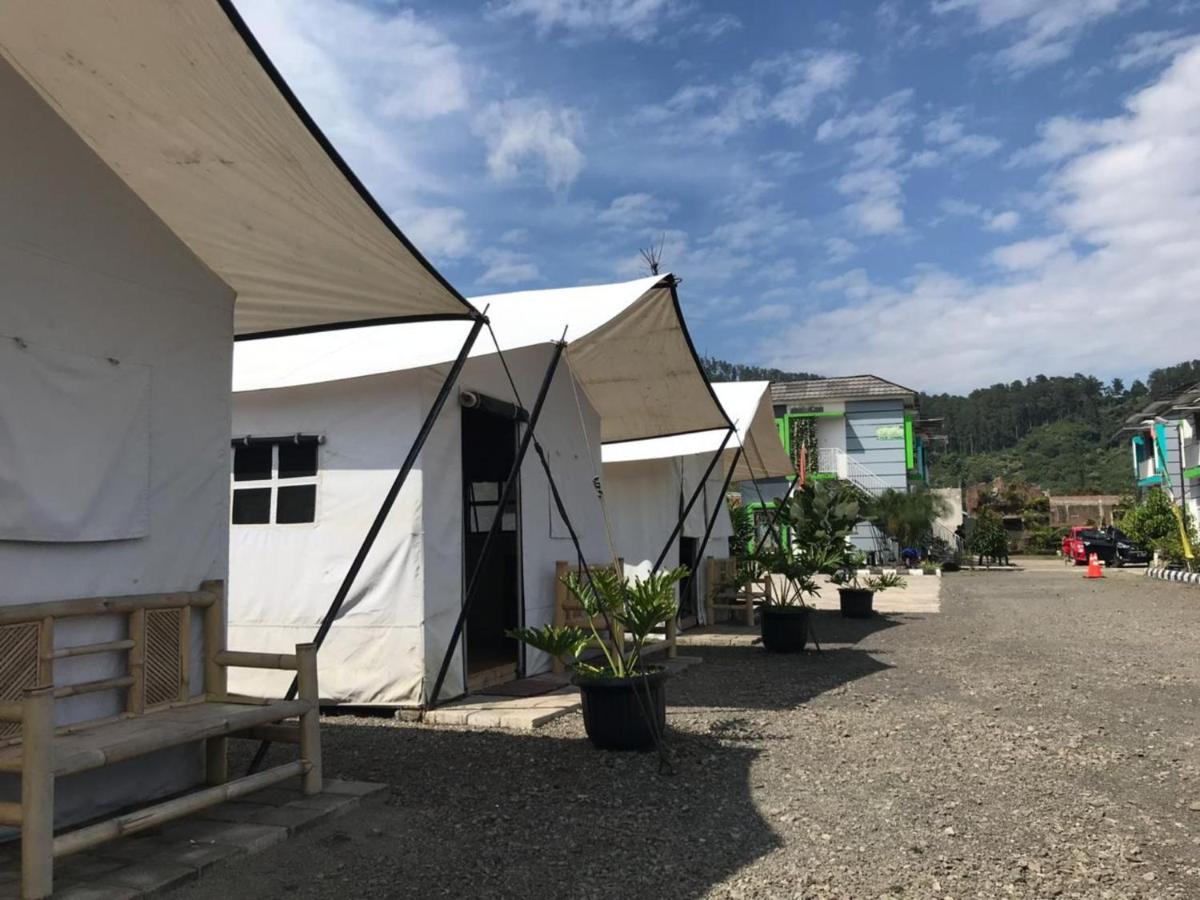 Maulana Hills Syariah Hotel Lembang Kültér fotó