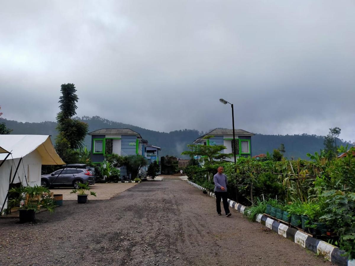 Maulana Hills Syariah Hotel Lembang Kültér fotó